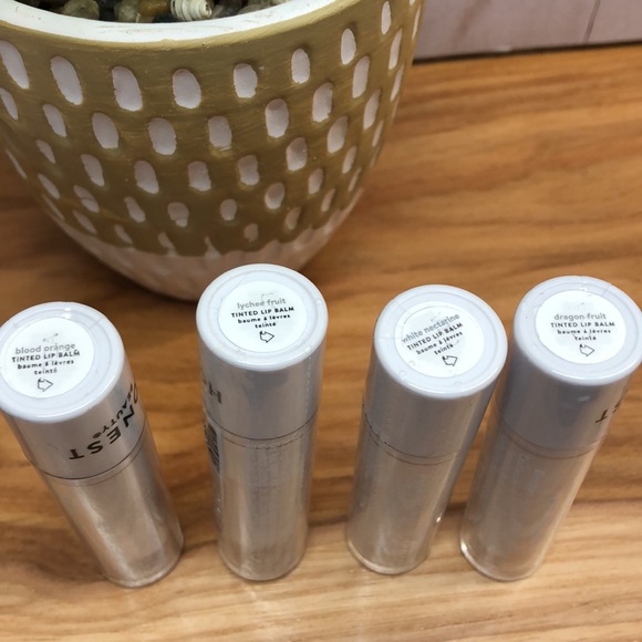 HONEST BEAUTY TINTED LIP BALM - Picture 14 of 16
